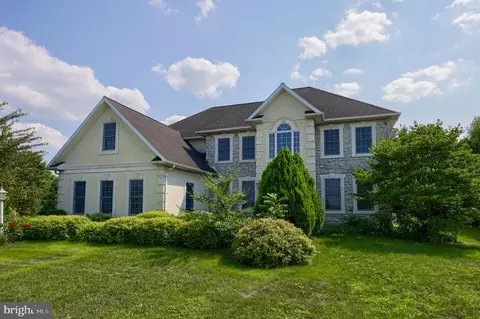 Exterior - 357 Wheatfield Dr, Lititz, PA 17543 photo 4 of 11