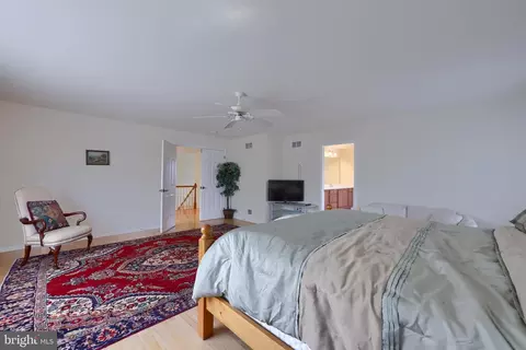Bedroom - 357 Wheatfield Dr, Lititz, PA 17543 photo 2 of 5