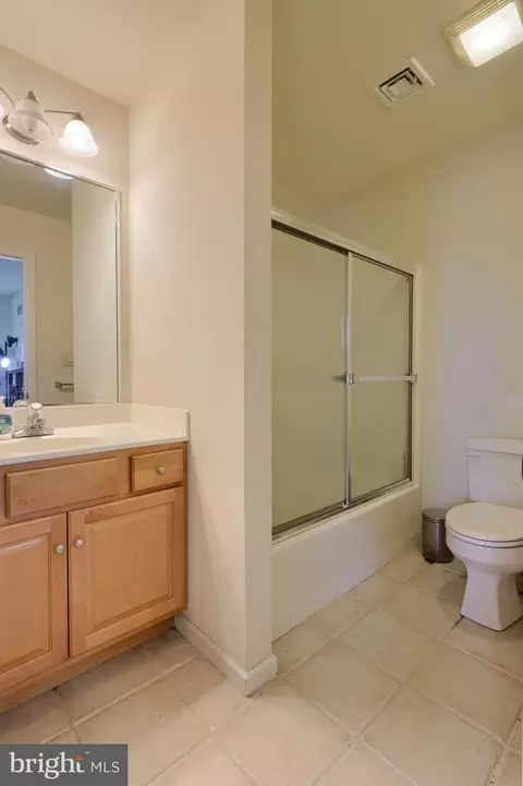 Bath - 357 Wheatfield Dr, Lititz, PA 17543 photo 2 of 6