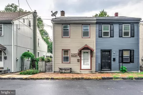 586 E Front St, Marietta, PA 17547