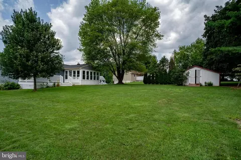 108 Sharona Dr, Lititz, PA 17543 photo 3