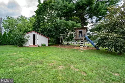 108 Sharona Dr, Lititz, PA 17543 photo 4