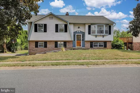 2145 Georgetown Dr, Lancaster, PA 17601