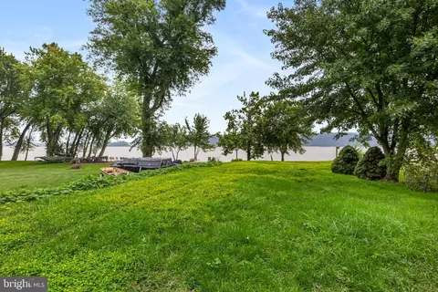 220 River, Columbia, PA 17512