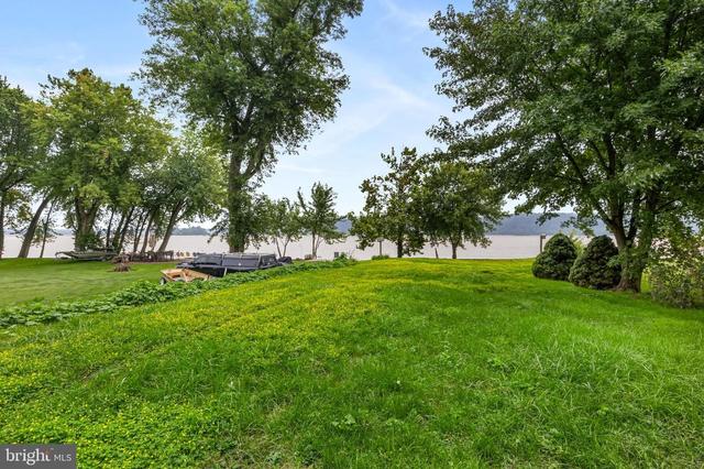 220 River, Columbia, PA 17512