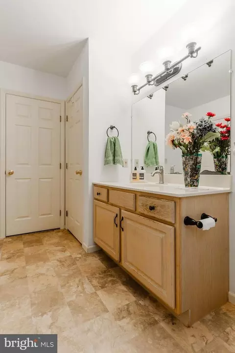 Bath - 21 Edgewood Dr, Lititz, PA 17543 photo 6 of 6