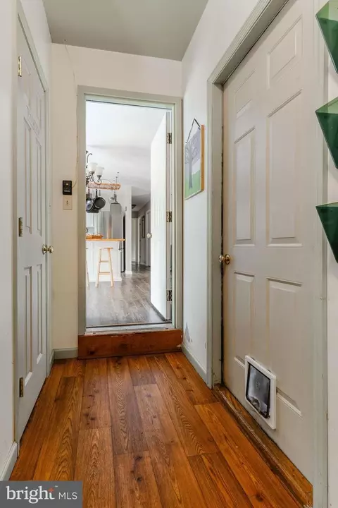 Entry Way - 21 Edgewood Dr, Lititz, PA 17543 photo 4 of 7