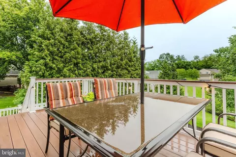 Exterior - 21 Edgewood Dr, Lititz, PA 17543 photo 12 of 19