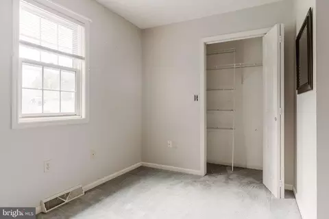 Bedroom - 21 Edgewood Dr, Lititz, PA 17543 photo 5 of 8