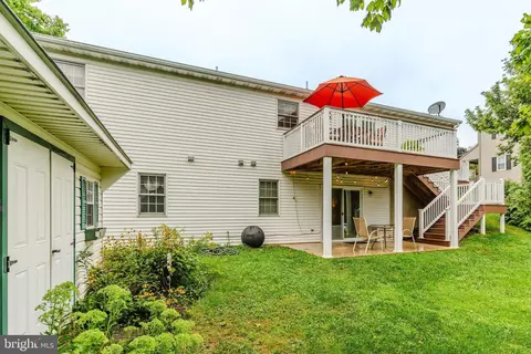 Exterior - 21 Edgewood Dr, Lititz, PA 17543 photo 14 of 19