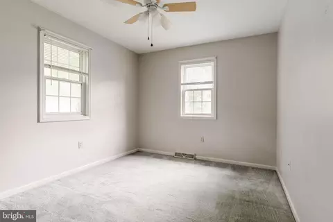 Bedroom - 21 Edgewood Dr, Lititz, PA 17543 photo 3 of 8