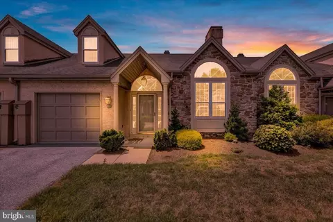 144 Greenview Dr, Lancaster, PA 17601