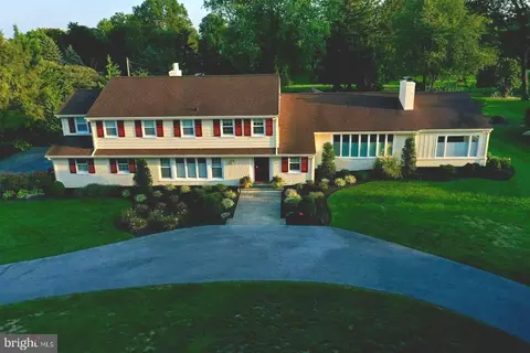 130 Skymeadow Ln, Leola, PA 17540