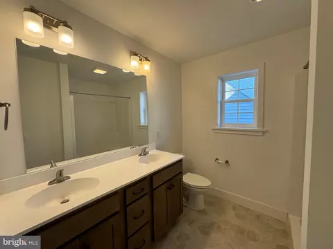 Bath - 391 Hensley St, Lititz, PA 17543 photo 1 of 2
