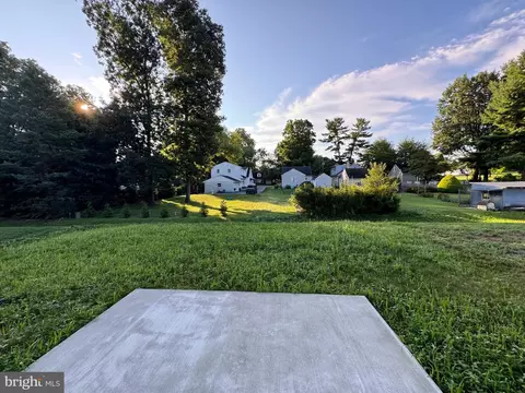Exterior - 391 Hensley St, Lititz, PA 17543 photo 2 of 2