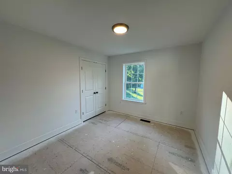 Bedroom - 391 Hensley St, Lititz, PA 17543 photo 2 of 3
