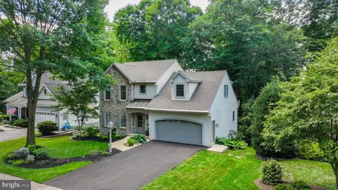 9 Sassafras Cir, Lititz, PA 17543 photo 2