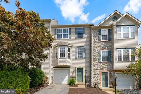 196 Knollwood Rd, Millersville, PA 17551