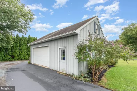 337 N Broad St, Lititz, PA 17543 photo 38