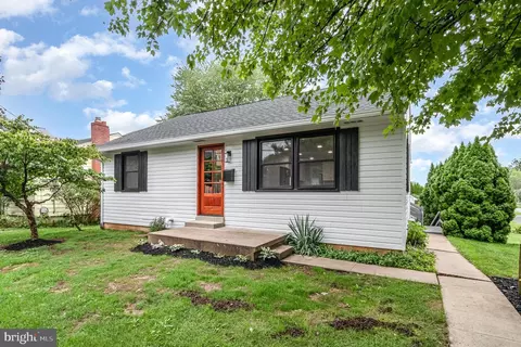 337 N Broad St, Lititz, PA 17543 photo 4