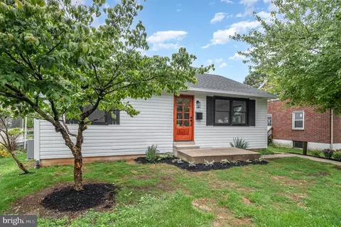 337 N Broad St, Lititz, PA 17543 photo 3