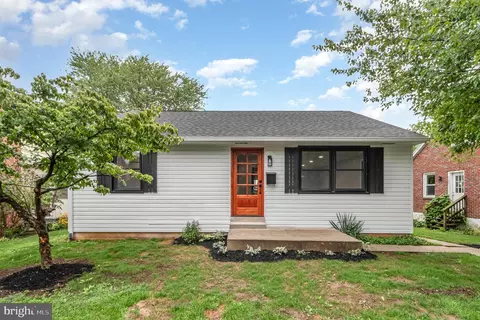 337 N Broad St, Lititz, PA 17543 photo 2