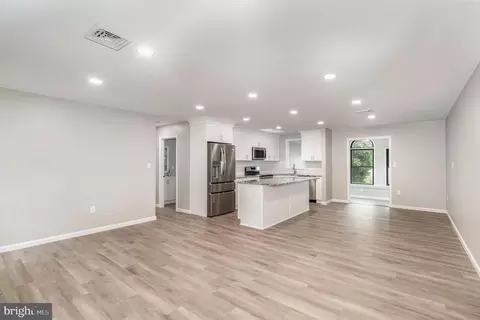 337 N Broad St, Lititz, PA 17543 photo 8