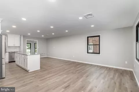 337 N Broad St, Lititz, PA 17543 photo 6