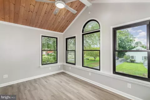 337 N Broad St, Lititz, PA 17543 photo 15