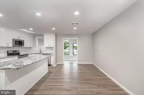 337 N Broad St, Lititz, PA 17543 photo 9