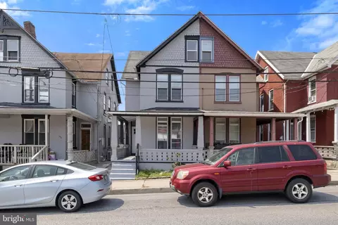542 N 3rd St, Columbia, PA 17512