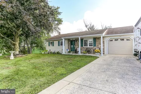 116 Brewster Dr, Lancaster, PA 17603