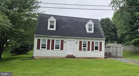 1187 W Lexington Rd, Manheim, PA 17545