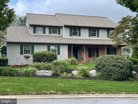1012 Stonemanor Dr, Lancaster, PA 17603