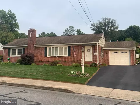 439 Lincoln Ave, Ephrata, PA 17522