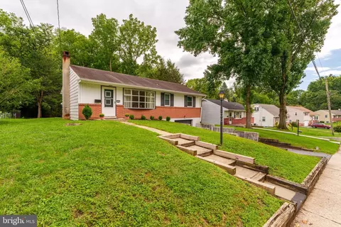 228 Herr Ave, Millersville, PA 17551