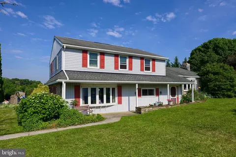 1909 Mine Rd, Paradise, PA 17562