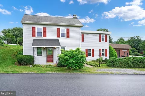 210 N Waterford Ave, Marietta, PA 17547