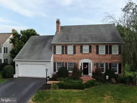 16 Sanderling Dr, Denver, PA 17517