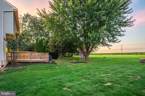 Exterior - 6 Camellia Ct, Lititz, PA 17543 photo 7 of 10