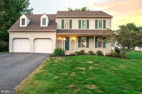 Exterior - 6 Camellia Ct, Lititz, PA 17543 photo 10 of 10