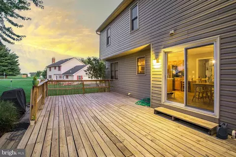 Exterior - 6 Camellia Ct, Lititz, PA 17543 photo 5 of 10