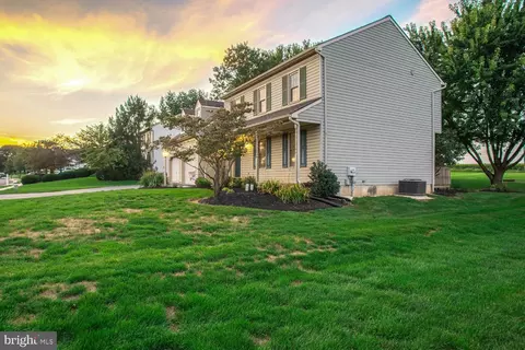 Exterior - 6 Camellia Ct, Lititz, PA 17543 photo 9 of 10