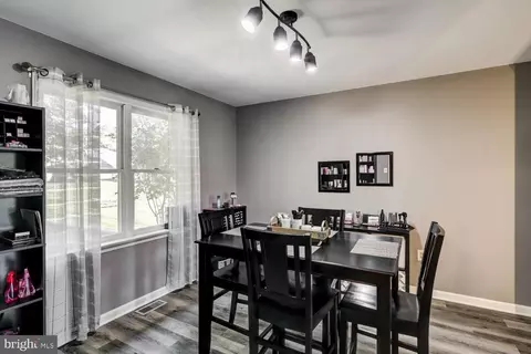 Dining - 6 Camellia Ct, Lititz, PA 17543 photo 1 of 2