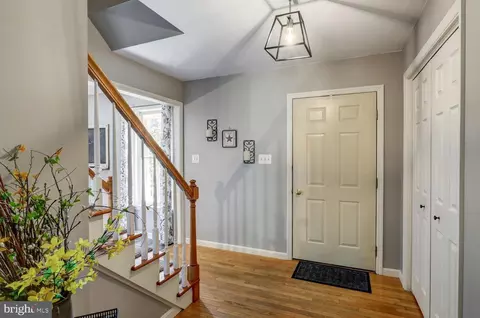 Entry Way - 6 Camellia Ct, Lititz, PA 17543 photo 2 of 4