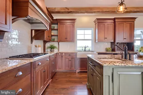 Kitchen - 655 Greider Rd, Mount Joy, PA 17552 photo 9 of 10