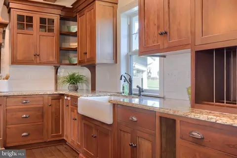 Kitchen - 655 Greider Rd, Mount Joy, PA 17552 photo 4 of 10