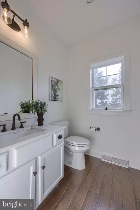 Bath - 655 Greider Rd, Mount Joy, PA 17552 photo 7 of 8