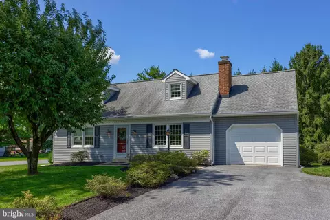 1520 Duff Land Dr, Landisville, PA 17538