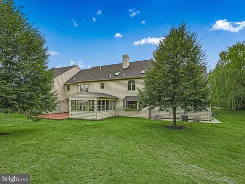 Exterior - 301 Sarsen Dr, Lititz, PA 17543 photo 9 of 10